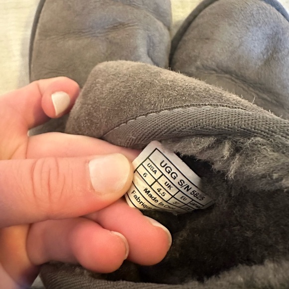 Ugg Boots - Picture 8 of 8